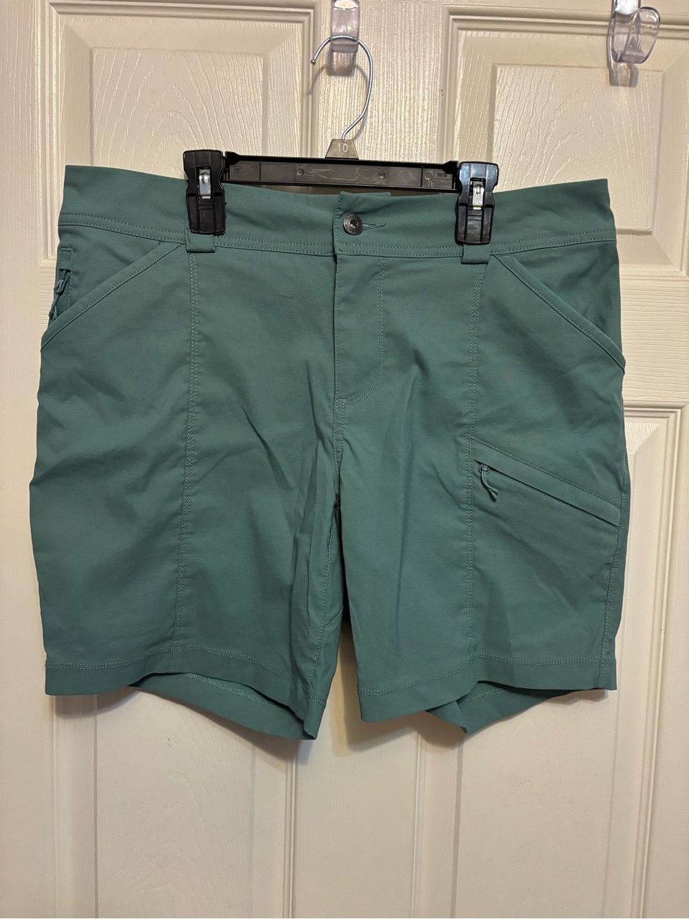 Duluth Trading Co Women's Dry on the Fly 7" Shorts Green Hiking Cargo Size 10